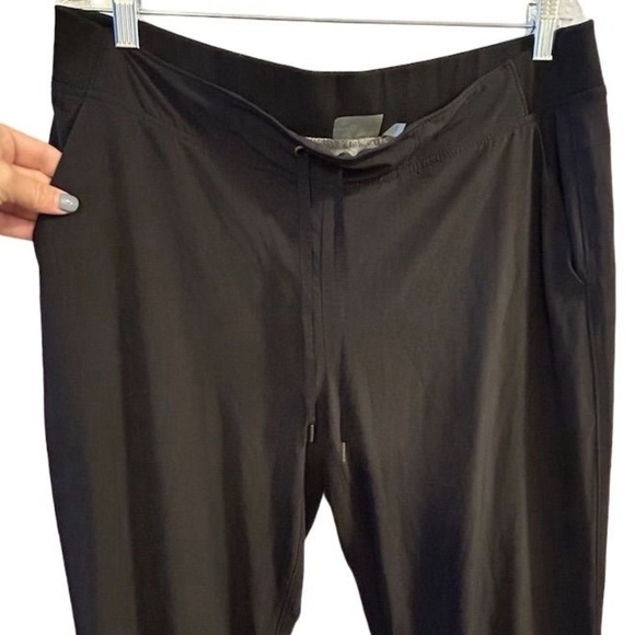 Athleta Women's Black Joggers Size 16 High-Waisted fully Lined Pants - Picture 3 of 16
